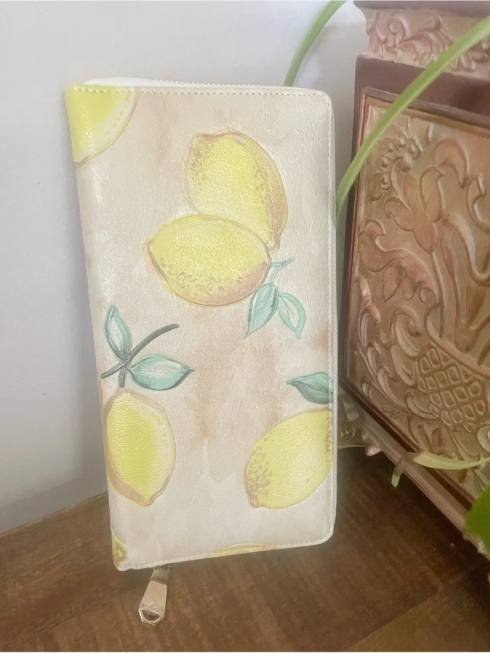 NWOT-Brahmin Desert Amalfi Skyler Zip Around Travel Wallet Wristlet Citrus Embos
